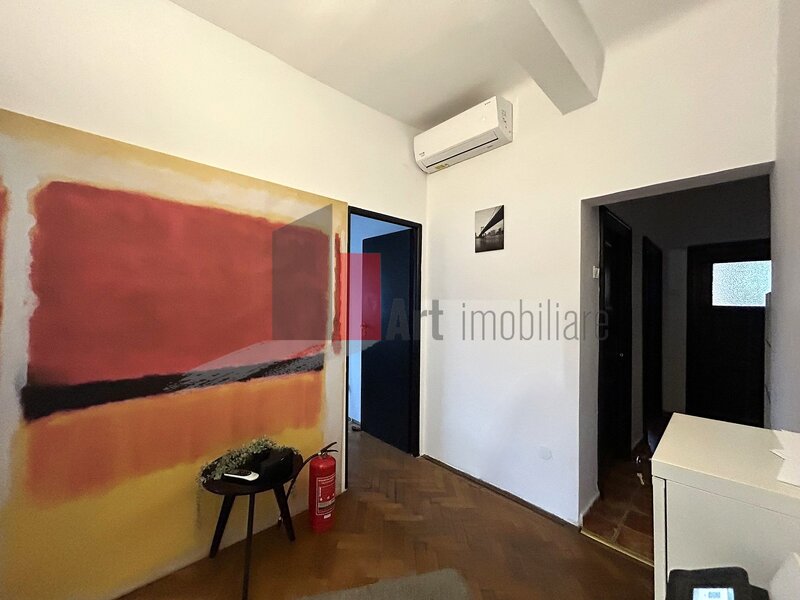 Barbu Delavrancea, Kiseleff, apartament in vila cu curte si parcare.